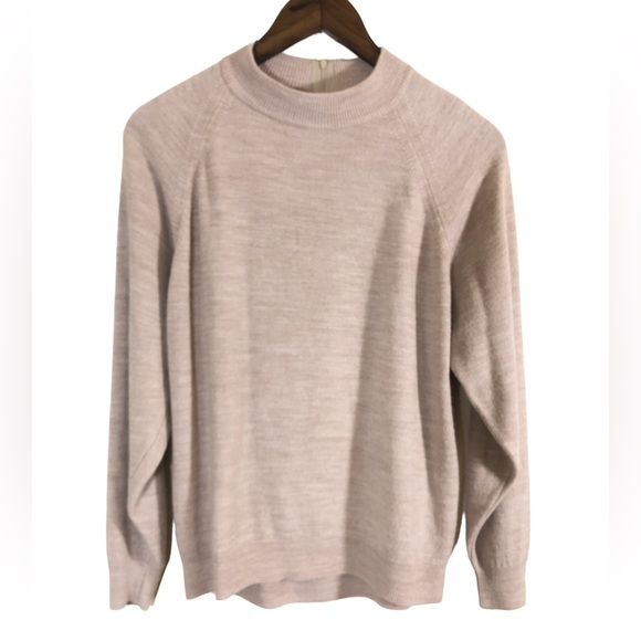 Sweaters - Lightweight Sweater Women’s Medium